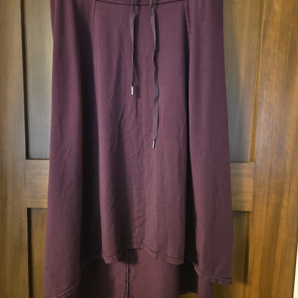 Athleta High Low Skirt in Burgundy - Picture 2 of 3